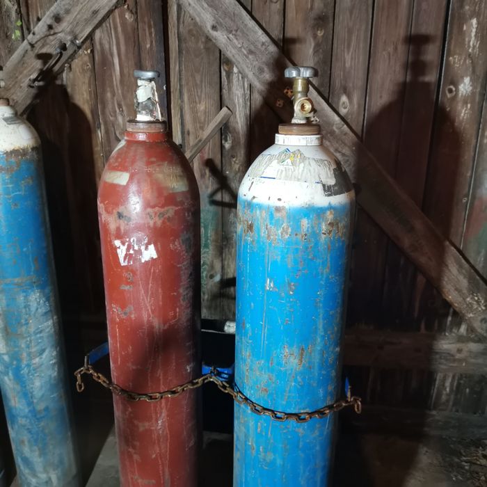 Zestaw spawalniczy, Butla tlen i acetylen
