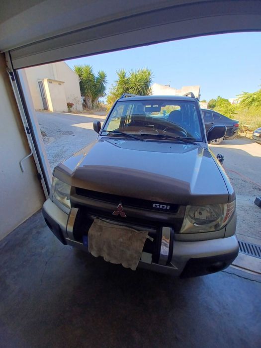 Mitsubishi Pagero Pinim 2001