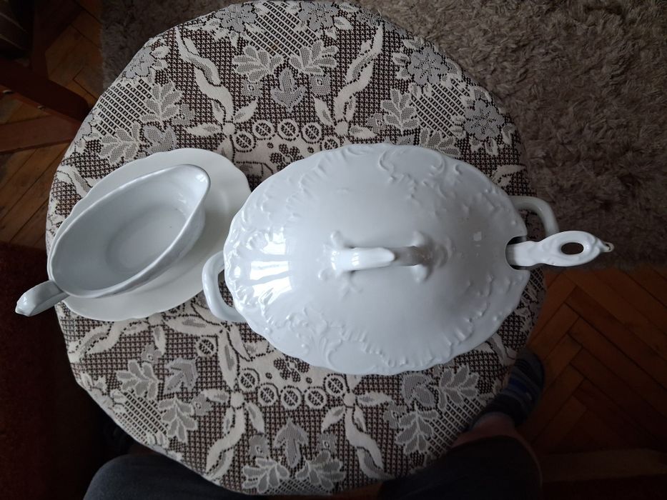 Waza o poj. 2,7 litra oraz sosjerka z podstawką ĆMIELÓW ROCOCO MARIA