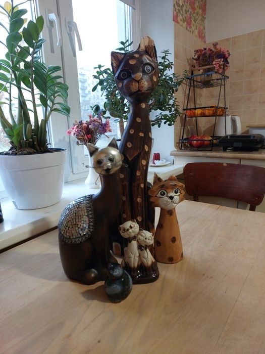 Інтер'єрні фігурки котів