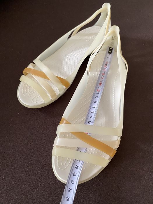 Nowe sandały Crocs Isabella Huarache 2 Flat Oyster r. 42/43 W11