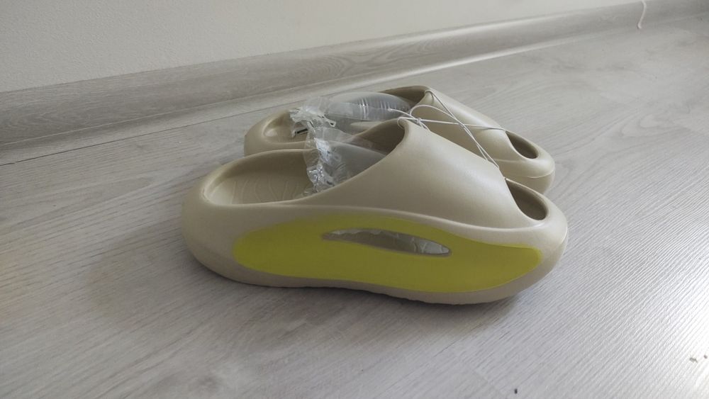 Sprzedam klapki damskie.