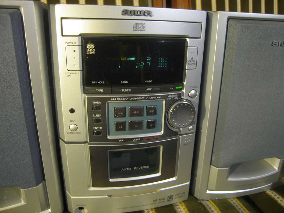 Wieża stereo Aiwa + pilot kolumny zadbana i ładnie grająca