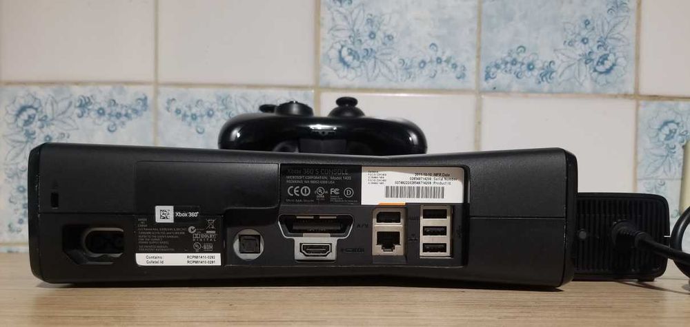 консоль xbox360 s 1TB hdd