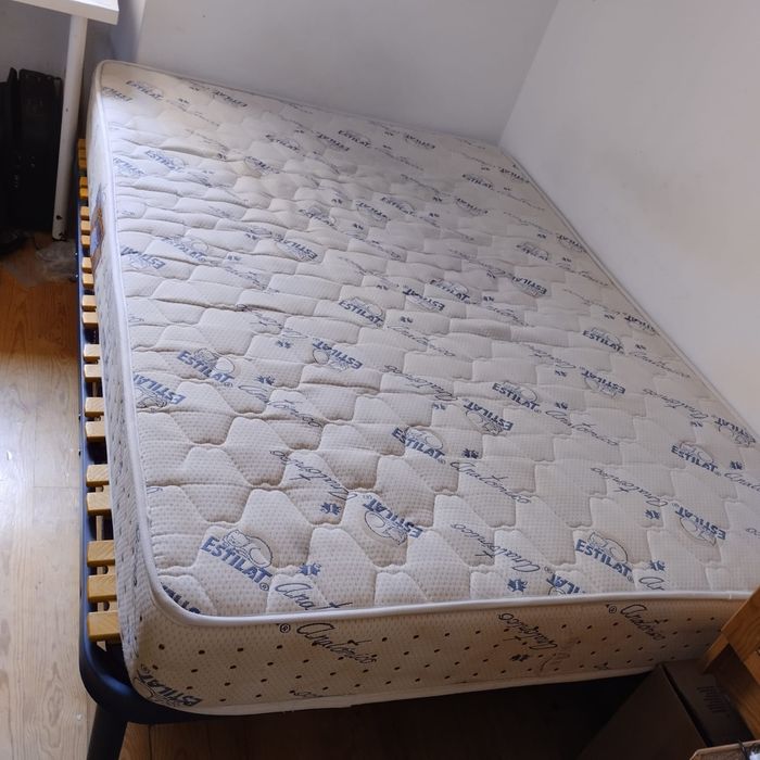 Cama Com um motor