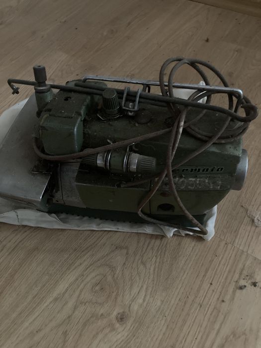 Maszyna do szycia overlock yamato dcz 403 stół