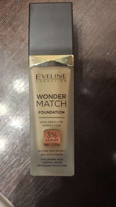 Nowy podkład Eveline Wonder Match 10 light vanilla