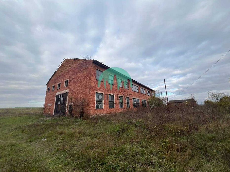 Продається приміщення 857 м2 в с. Комарів, 5 км до траси Н09! (25)