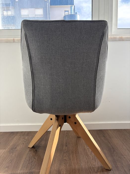 Cadeira cinza confortavel