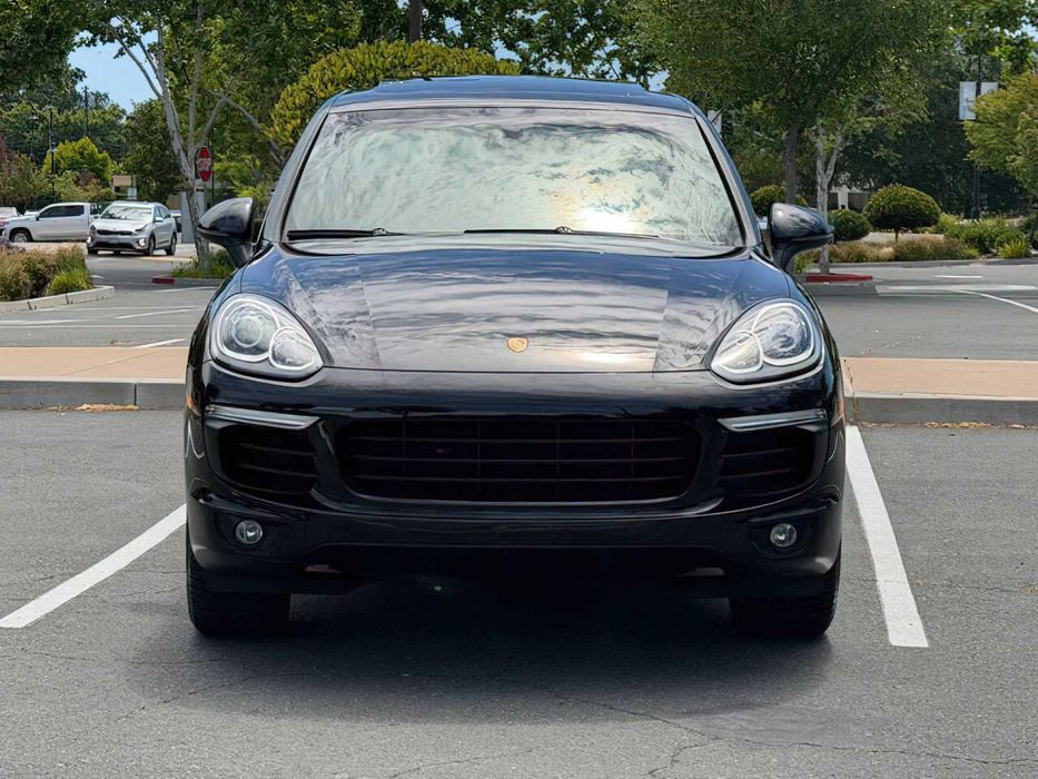 Porsche Cayenne Hybrid      2016