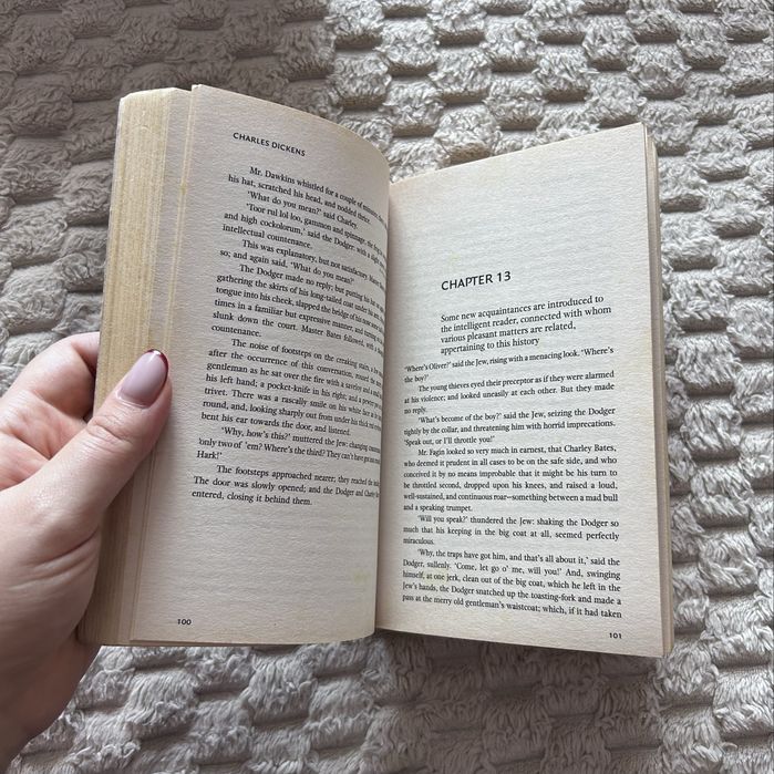 Книга англійською в оригіналі Oliver Twist Charles Dickens Collins