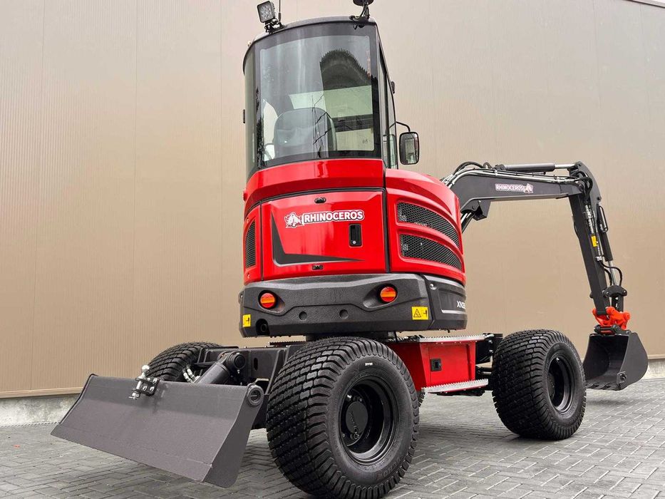 MINI GIRATORIA XN35 PRO RODAS Motor Kubota