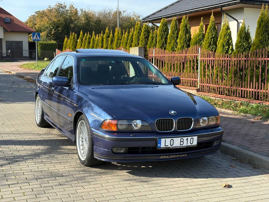 BMW alpina B10 V8