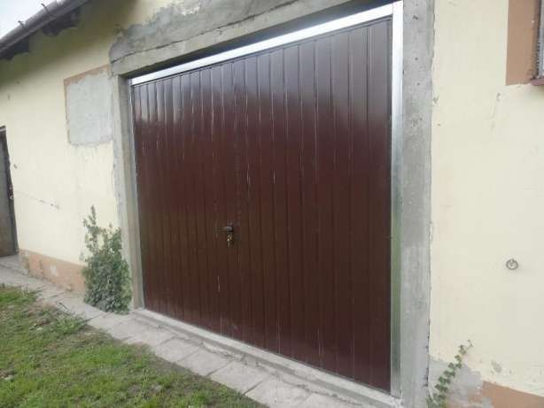 Brama garażowa Brama uchylna BRAMA NA WYMIAR Bramy garażowe do muru