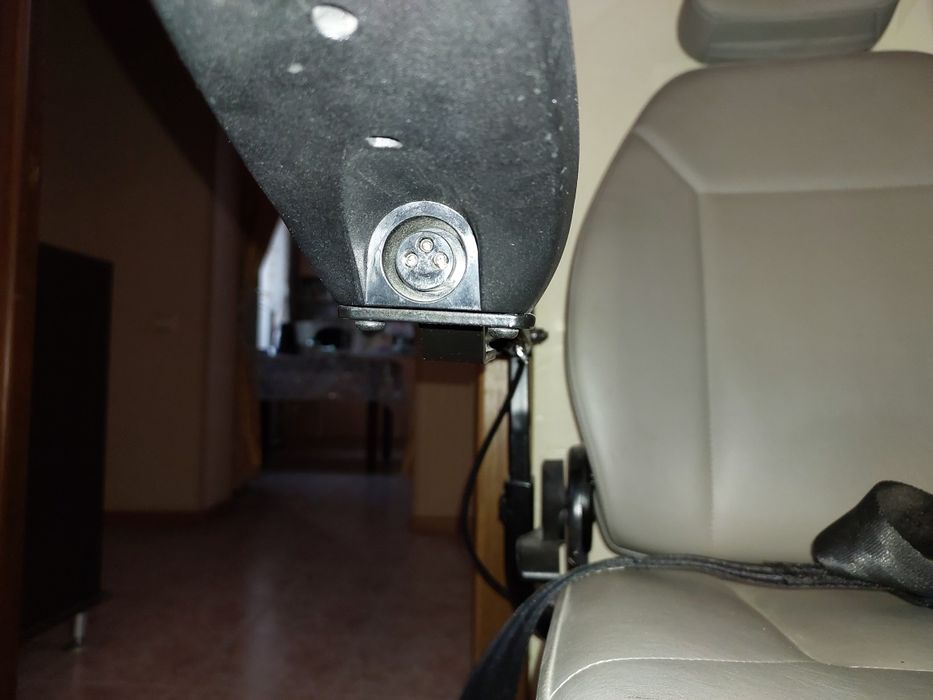 Инвалидная коляска с электроприводом