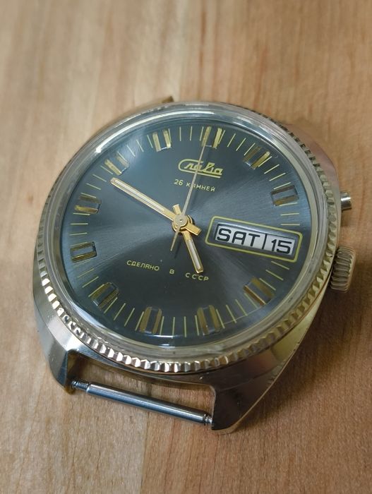 Наручниий годинник слава. Наручные часы слава в позолоте, ссср