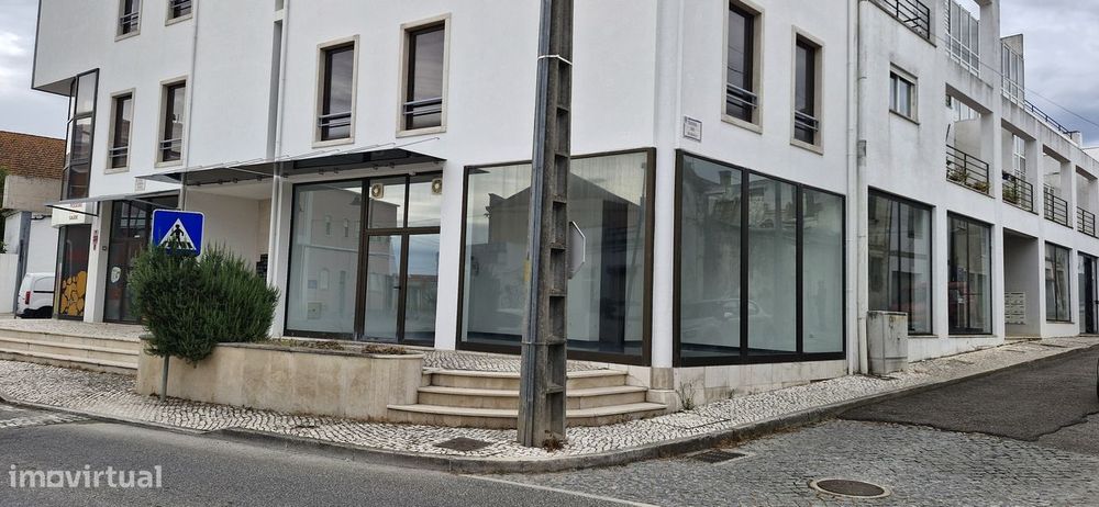 Espaço comercial Cruzamento entrada de Almeirim para Santarém
