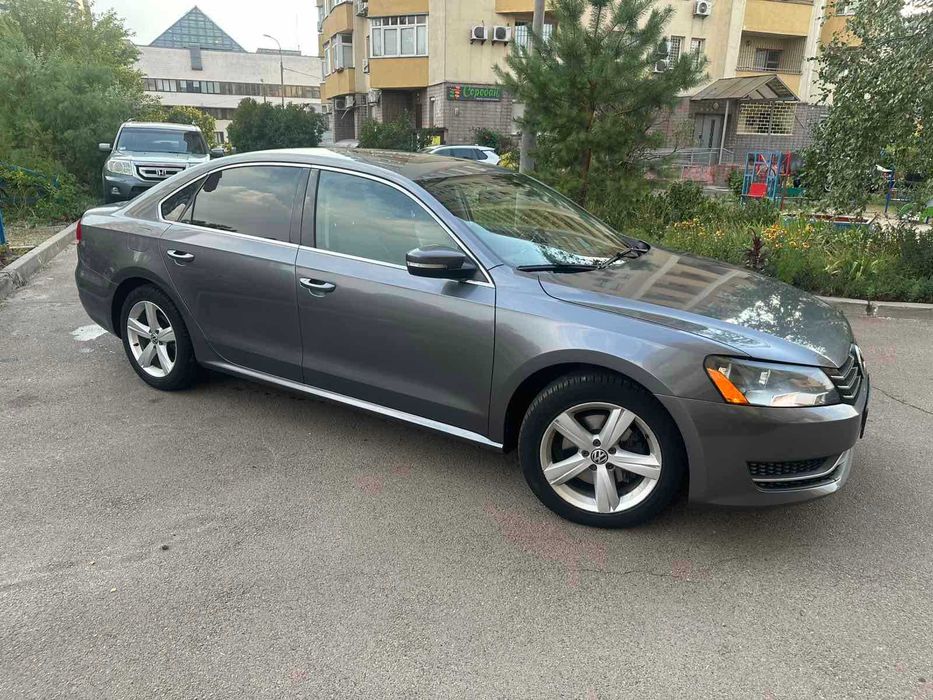 Продається Volkswagen Passat 2012 року