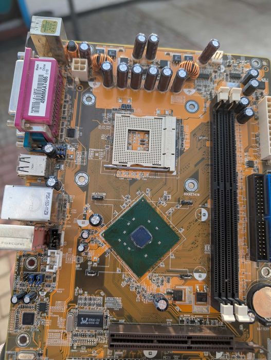 ASUS P4P800S-X – ПК на Socket 478 + клавіатура і миша