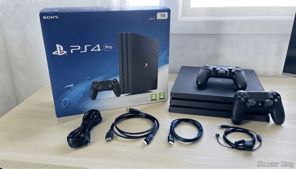 PlayStation 4 Pro (Bundle Completo) + 2 Comandos