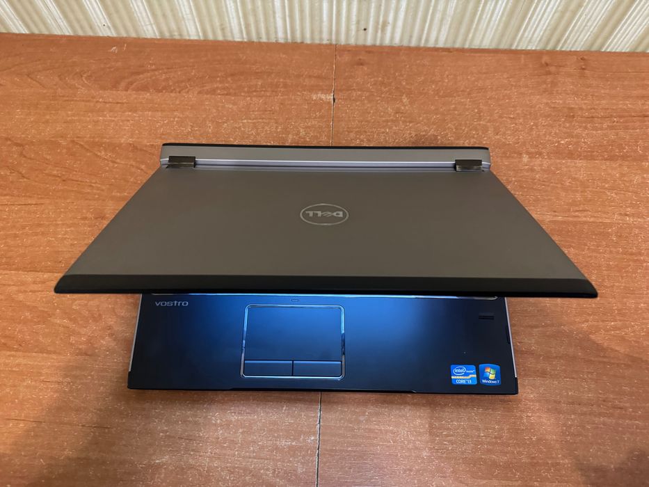 Ноутбук Dell Vostro V131 металевий