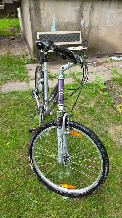 Rower turystyczny  używany - damka  GIANT. Osprzęt shimano . Mało używana .