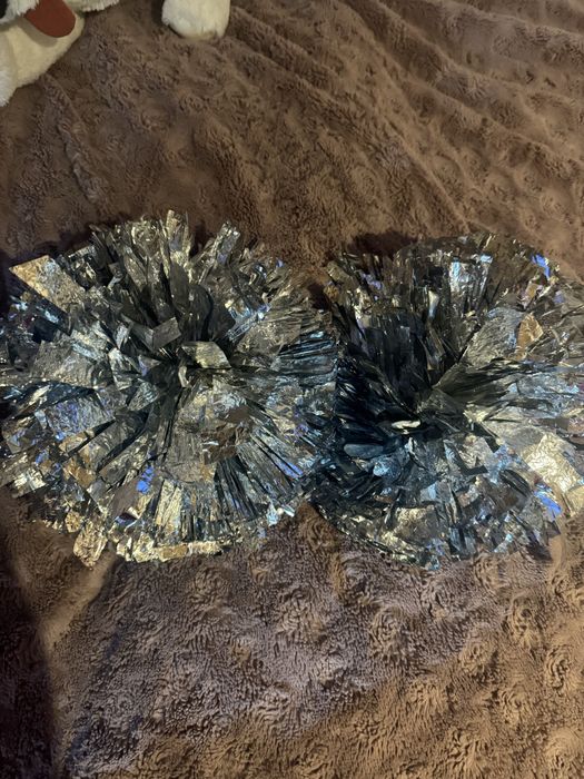 Pompony 2 szt - srebrne