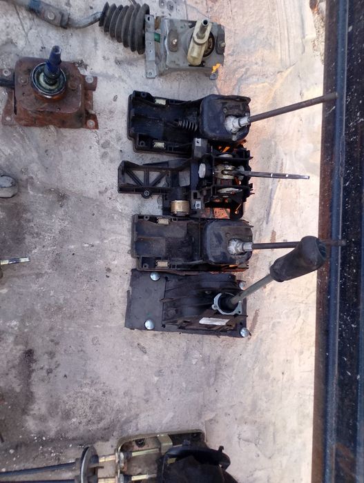 Кулиса механізм перемикання Рено ауди бмв мерседес вольво нисан