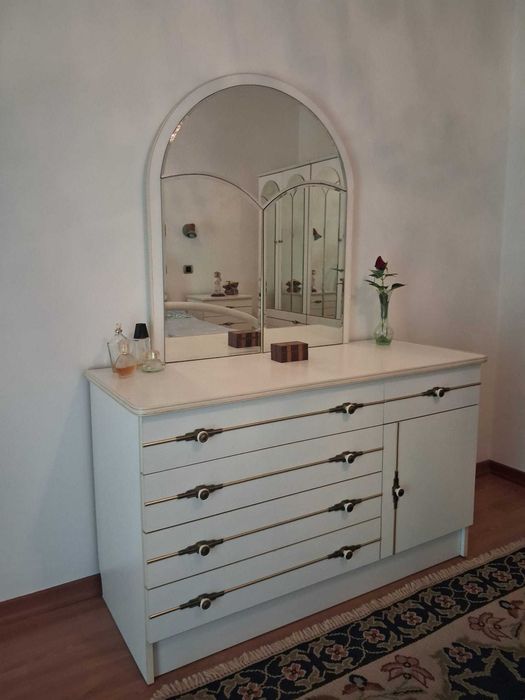 Mobília de Quarto de Casal - Bom estado