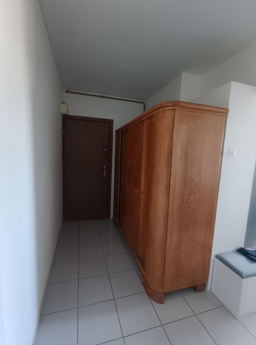 Stara drewniana szafa