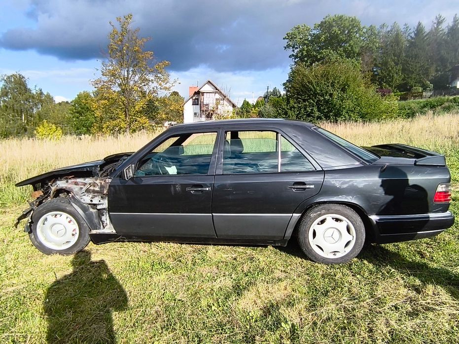 Mercedes-Benz W124