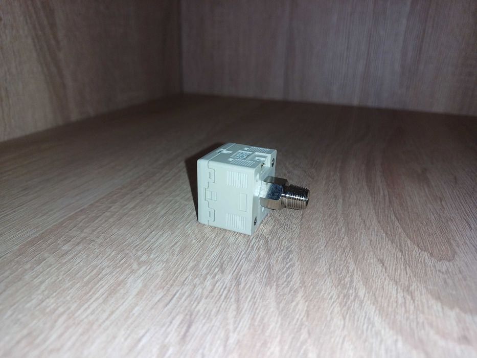 Цифровий манометр ISE30A-01-N-L