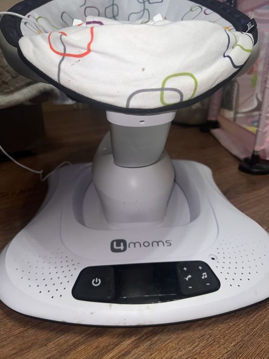 Крісло-гойдалка 4MOMS