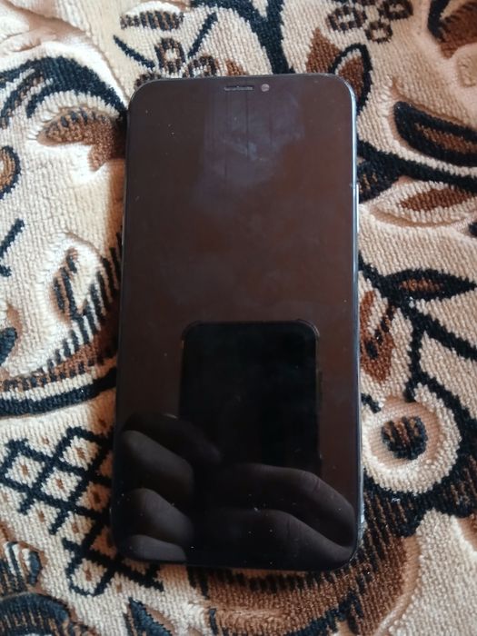 Продам айфон х  не рабочий