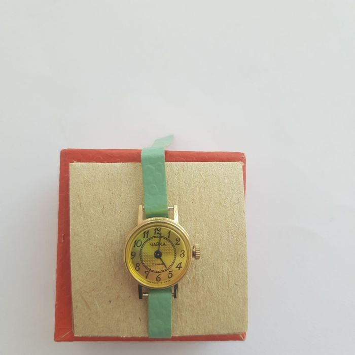 Ретро-модель женских наручных часов «Чайка» 1992 с позолотой