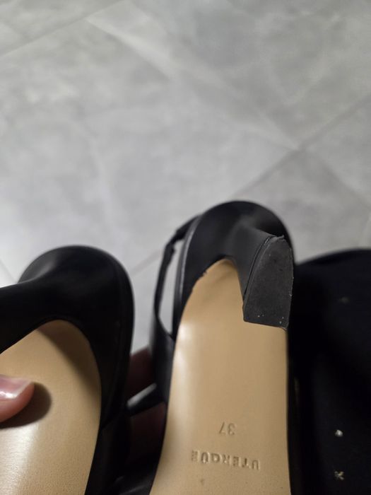 Шкіряні туфлі 37 розмір Uterque