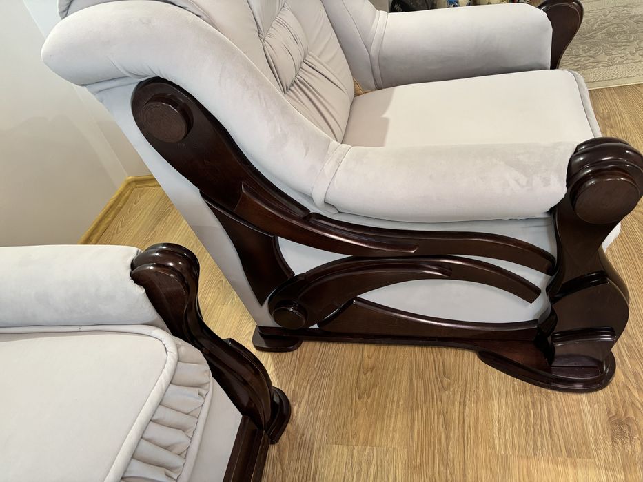 Диван + 2 крісла………..