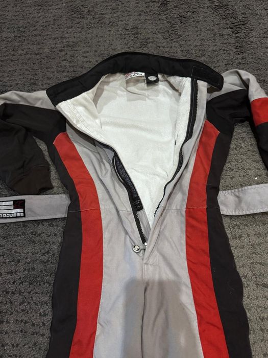 Fato de corrida, da alpinestars.