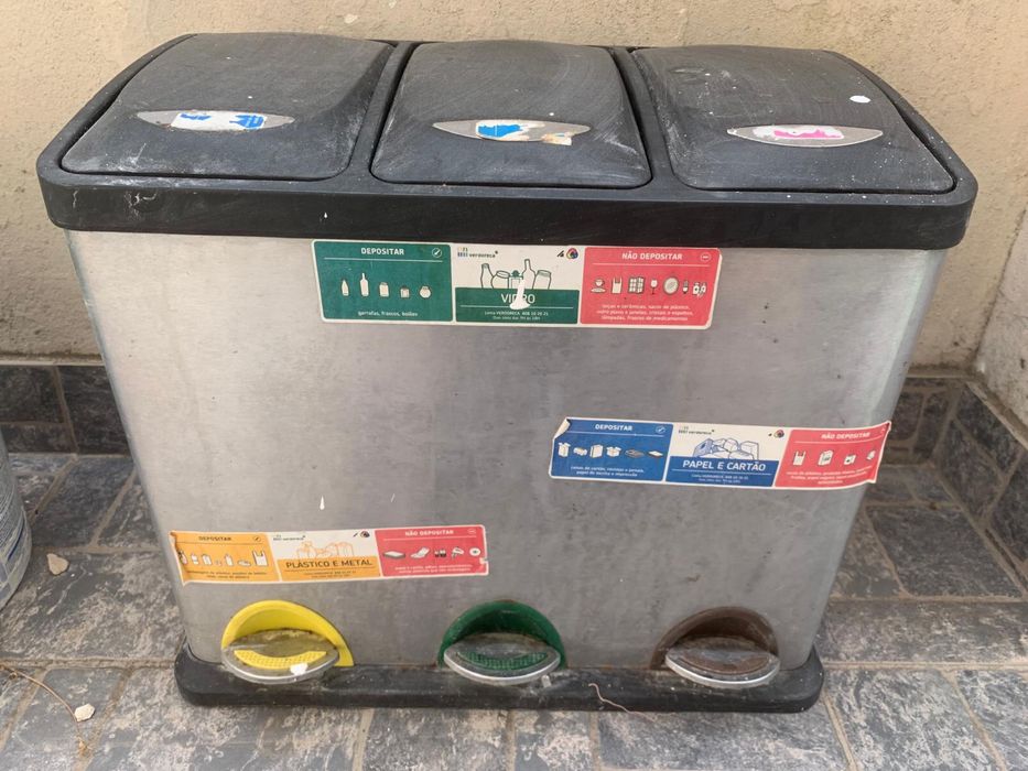 Caixote de lixo reciclável