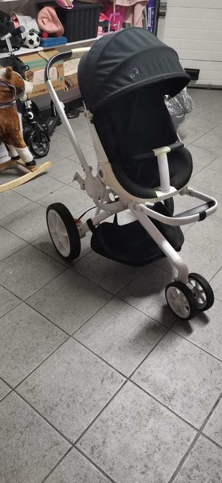 Carrinho Bebé Quinny Moodd Black Irony + ovinho Besafe Izi Go modular
