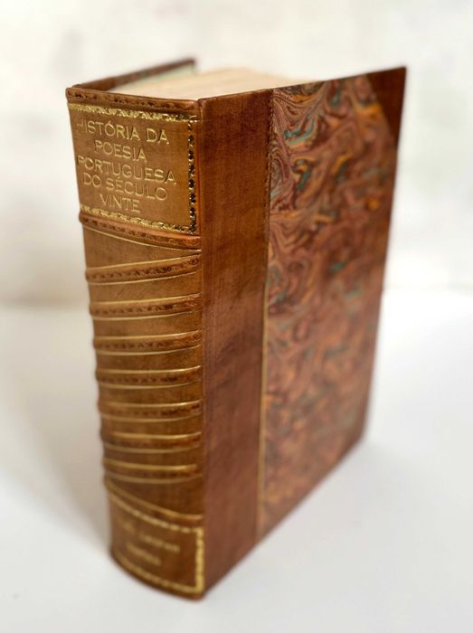 1959, João Gaspar Simões, História da Poesia Portuguesa do século XX