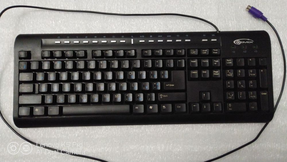 Клавиатура проводная для ПК.