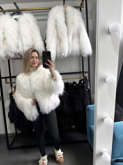 Натуральна шубка лама біла шанель і англійский комір