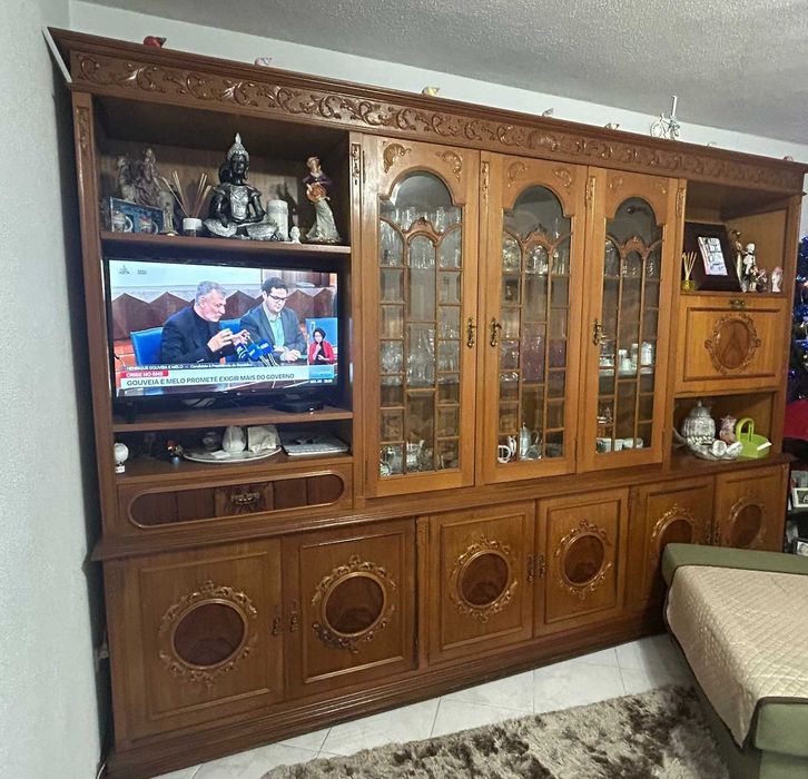 Sala de jantar vintage (móvel + mesa oval extensível + 6 cadeiras)