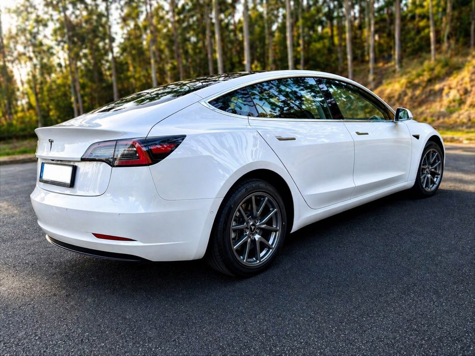Tesla model 3 standard range RWD