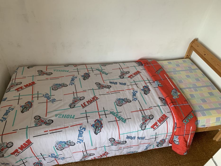 Sofa Chaise Lounge + Cama de solteiro com colchão