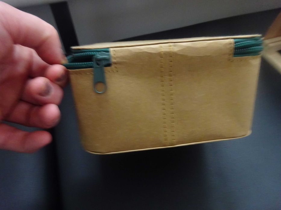 papierowy kuferek kosmetyczka na kosmetyki 15,5 x 15,5 x 8 cm