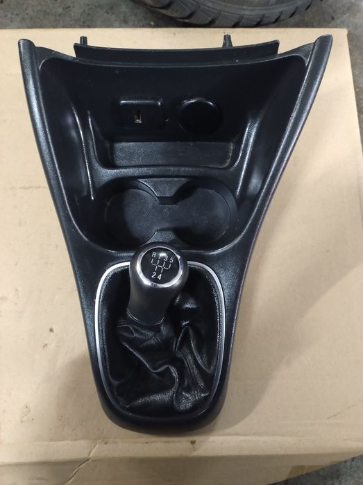 Ramka gałka zmiany biegów Opel Corsa E
