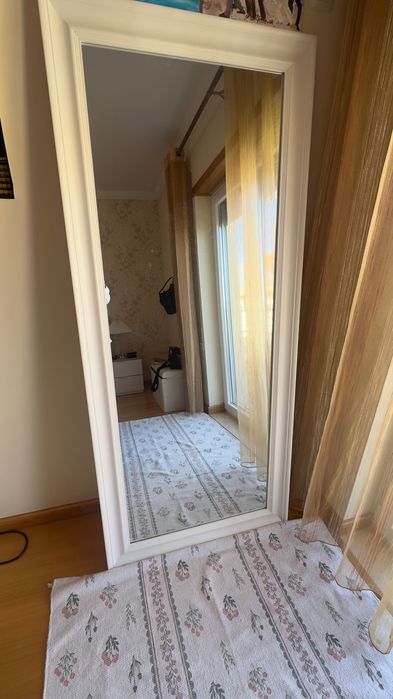 Espelho grande de pé / parede com moldura branca