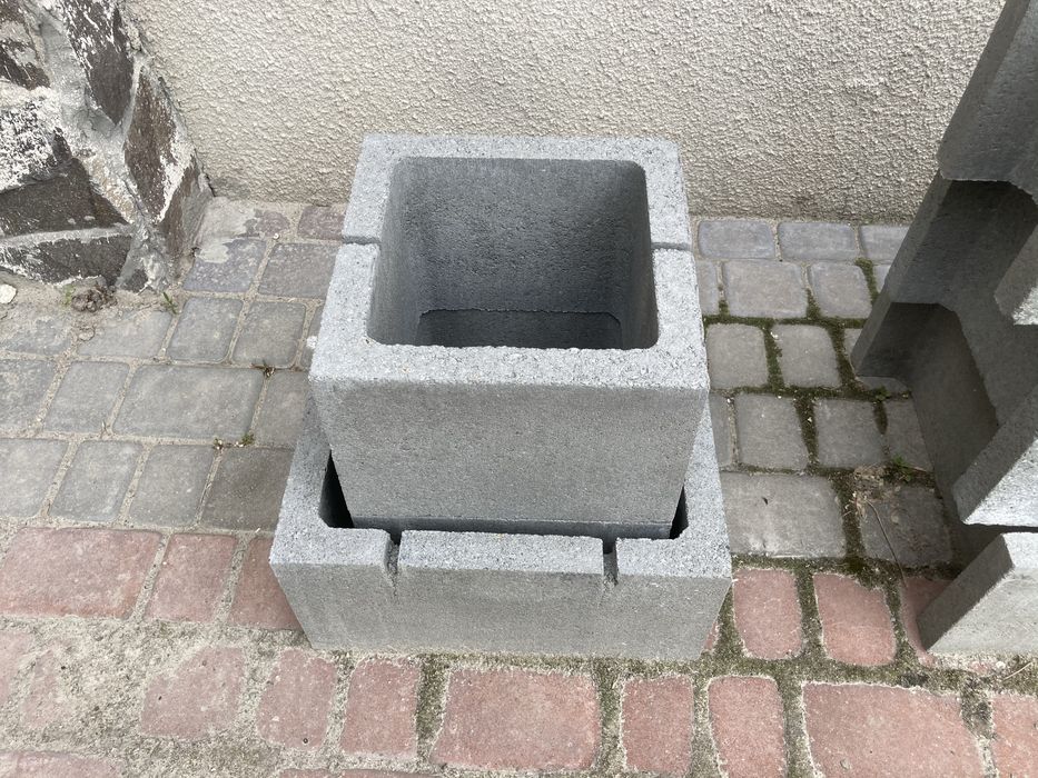 Квадратний та круглий блок  на колону.